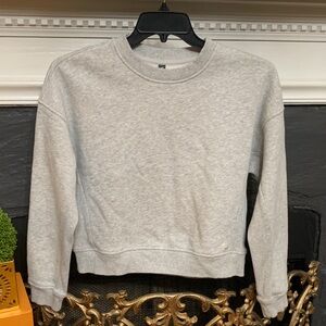 Vuori Light Gray Crewneck Top